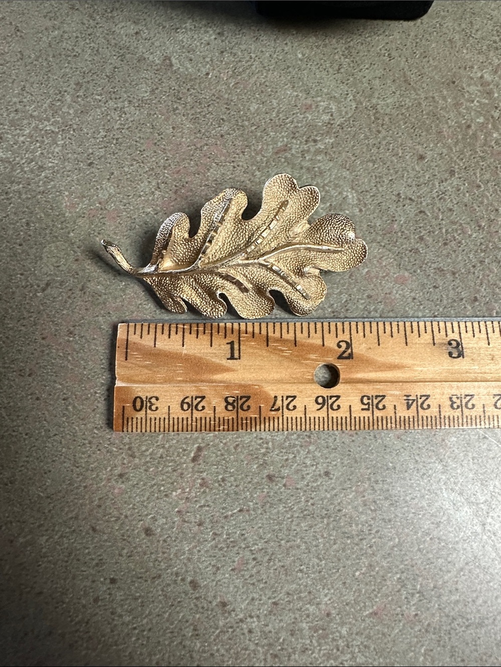 Vintage Gold-Tone Oak Leaf Brooch - Picture 7 of 10